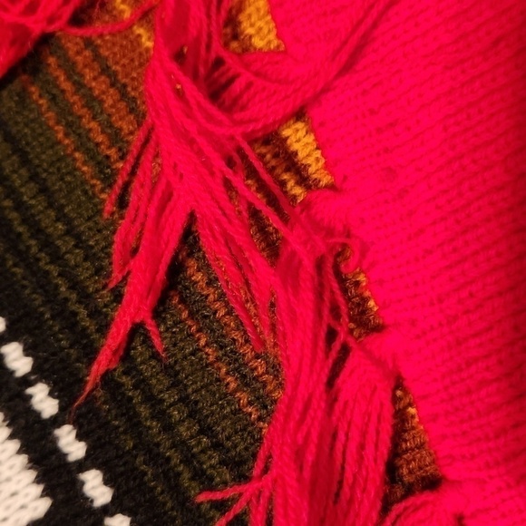 Aztec Style Fringed Poncho OS - Picture 4 of 8